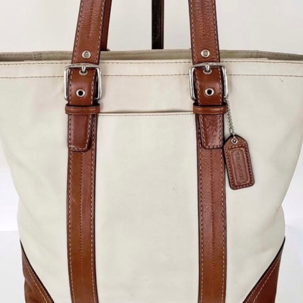 Coach Hamptons Tote F11201